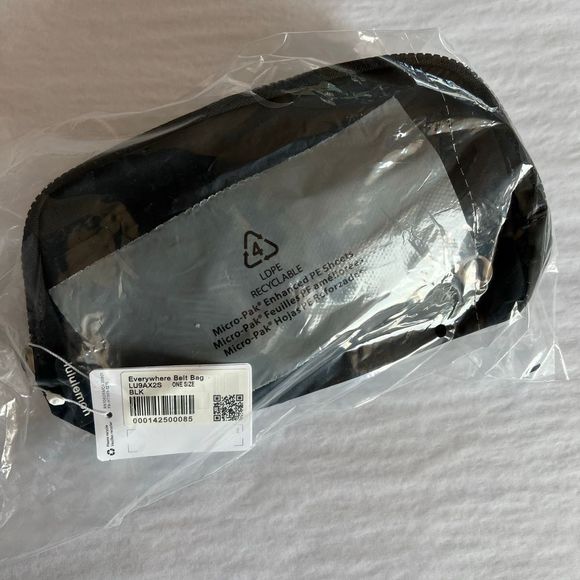❤️ONE LEFT NWT Lululemon Everywhere Belt Bag Black waist Fanny bag TikTok viral - Picture 4 of 12